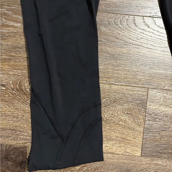 Lululemon Inspire Crop II Black (6) - Picture 9 of 13